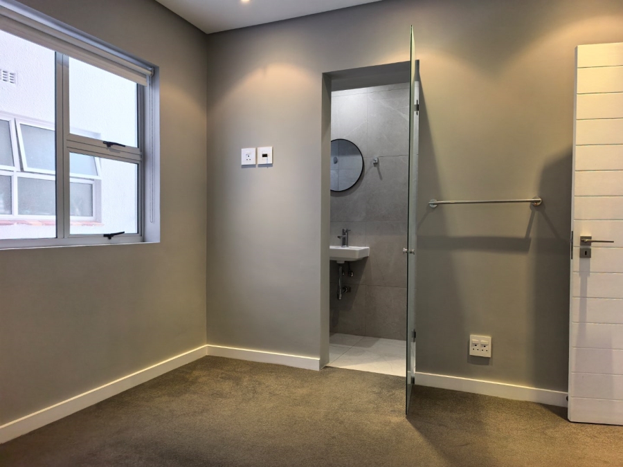 To Let 3 Bedroom Property for Rent in Sea Point Western Cape